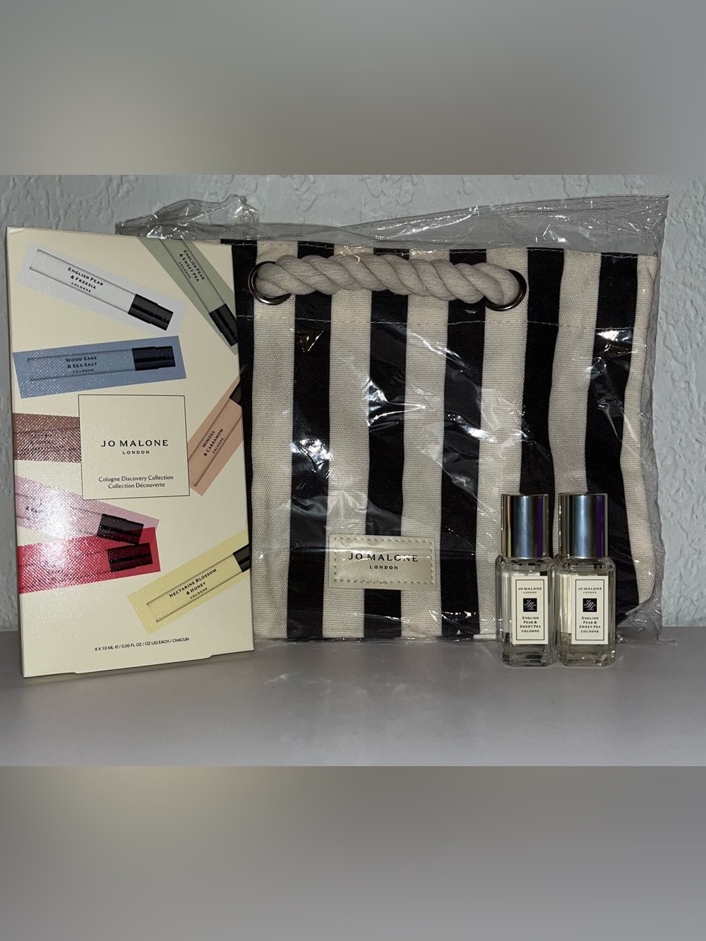 Chic mini tote w/ trio